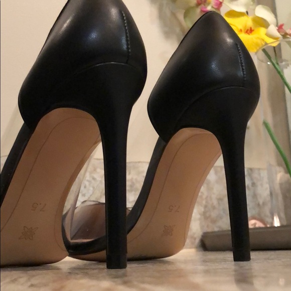 BCBG PUMPS - Picture 7 of 7